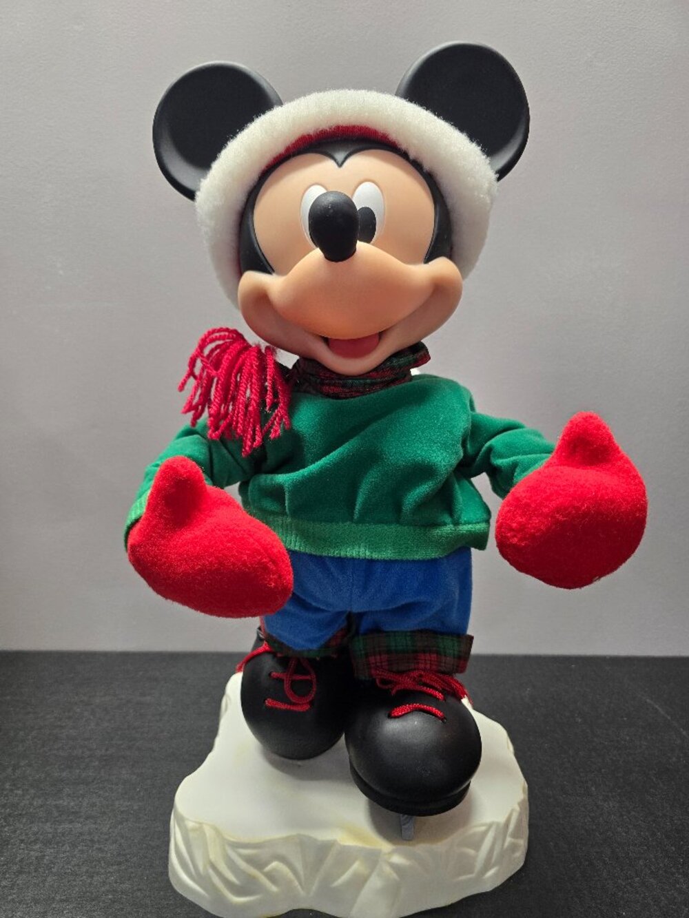 Vintage Santa's Best 18" Mickey Mouse Ice Skating Animated Holiday Decoration 98
